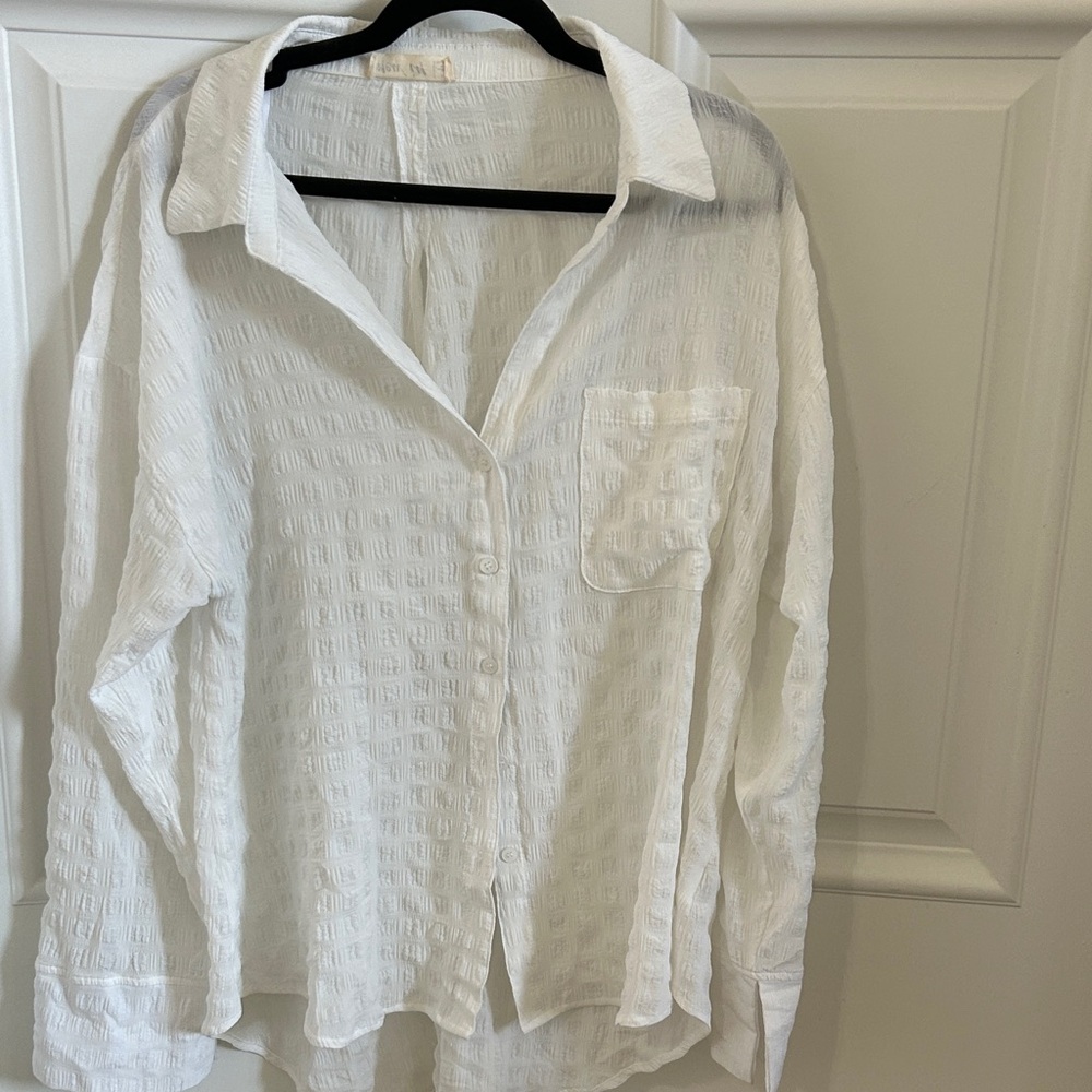 Country New In Textured White Shirt.